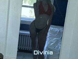 Divinia
