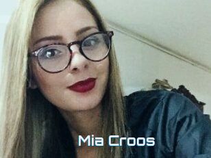 Mia_Croos