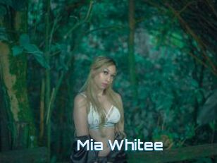 Mia_Whitee